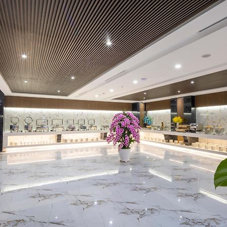 Miracle Luxury Nha Trang Hotel Exterior photo