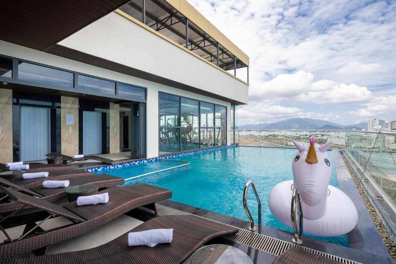 Miracle Luxury Nha Trang Hotel Exterior photo