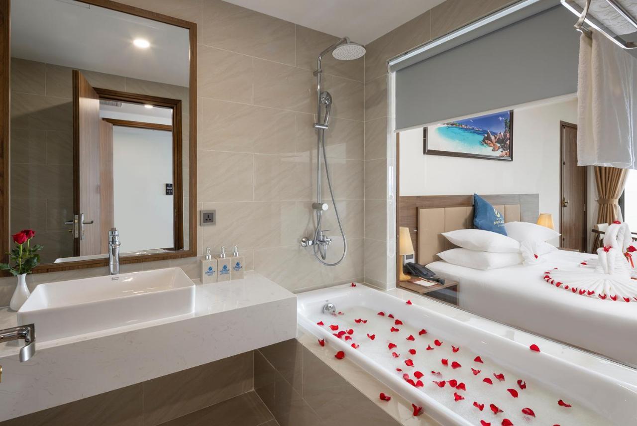 Miracle Luxury Nha Trang Hotel Exterior photo