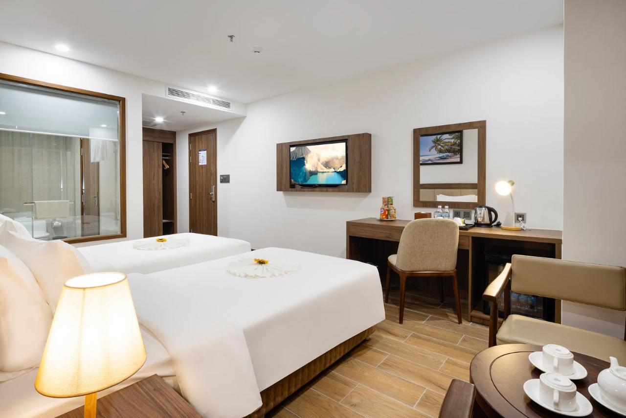Miracle Luxury Nha Trang Hotel Exterior photo