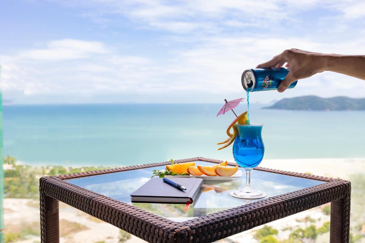 Miracle Luxury Nha Trang Hotel Exterior photo