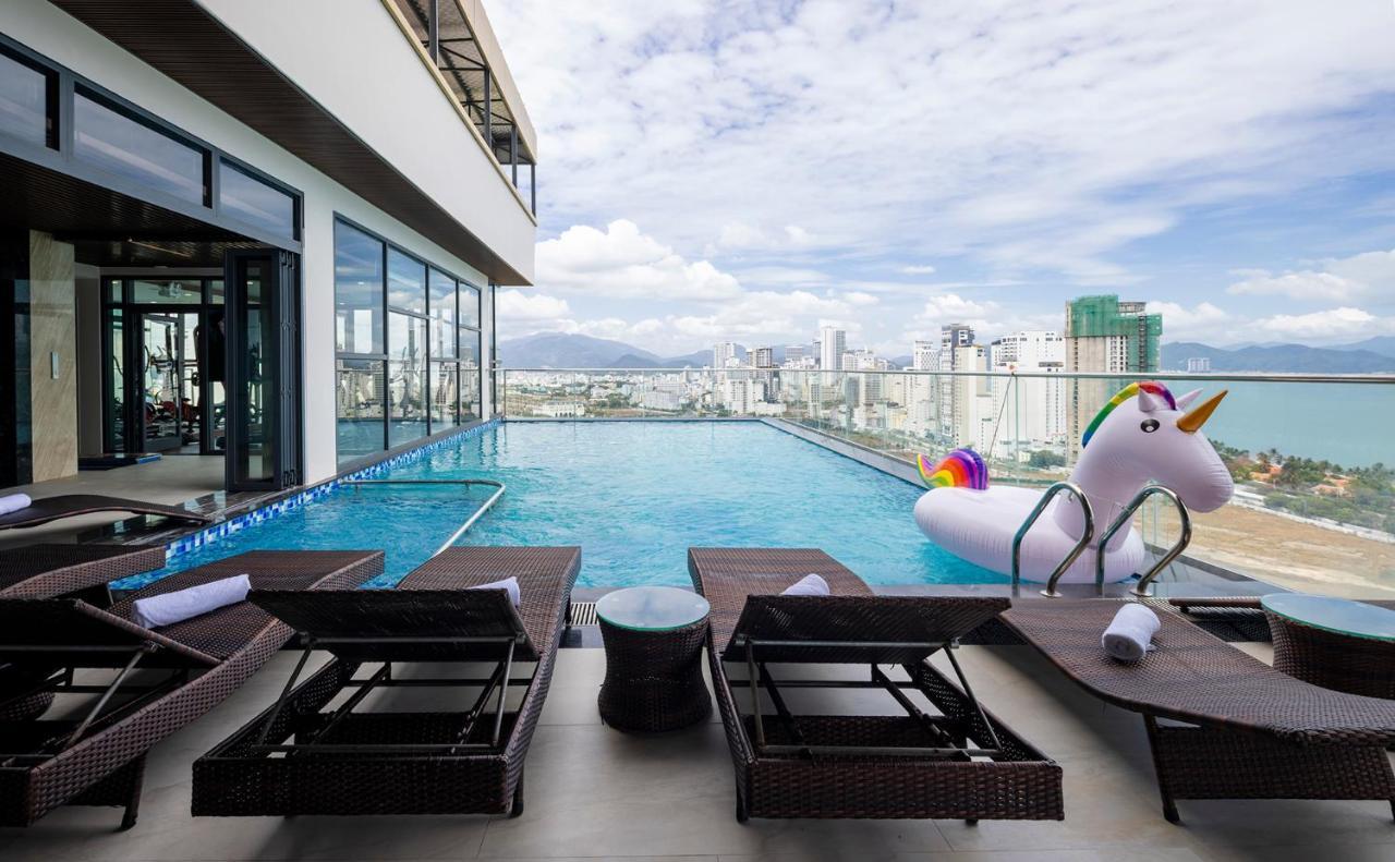 Miracle Luxury Nha Trang Hotel Exterior photo