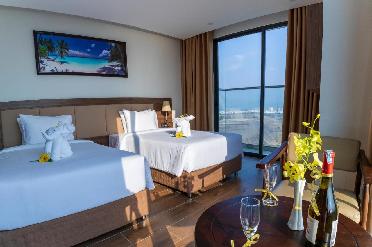 Miracle Luxury Nha Trang Hotel Exterior photo
