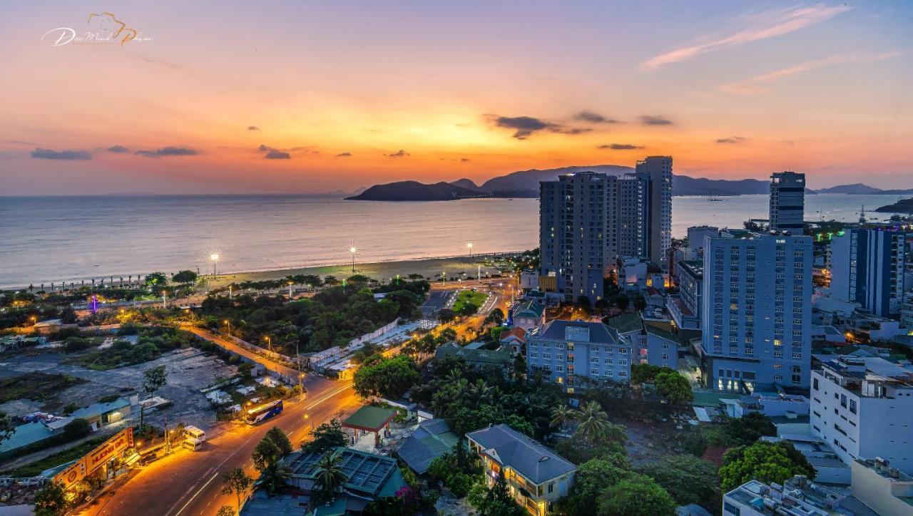 Miracle Luxury Nha Trang Hotel Exterior photo