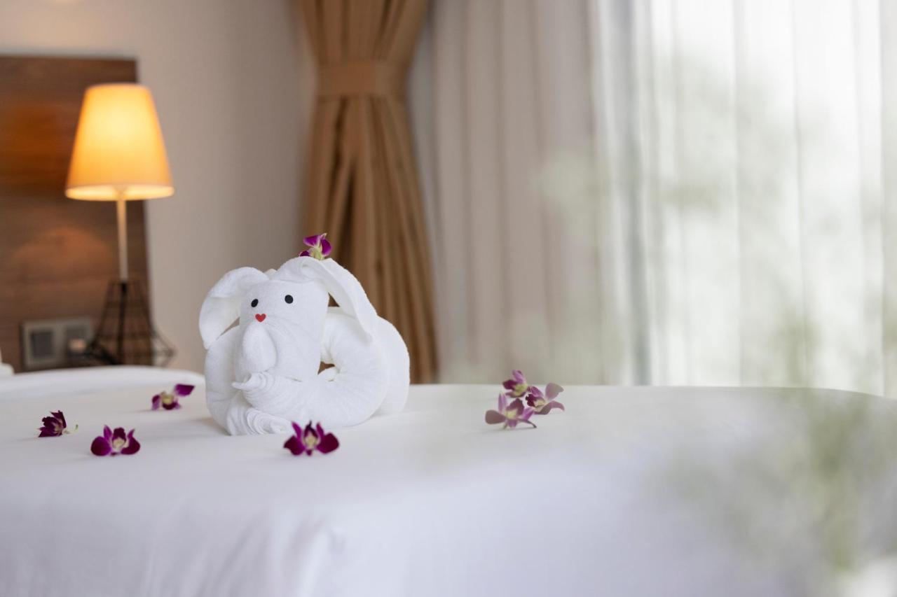 Miracle Luxury Nha Trang Hotel Exterior photo