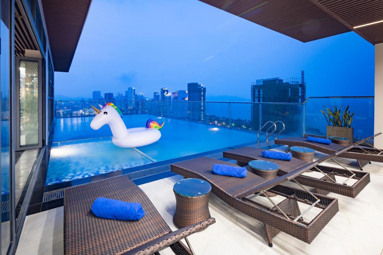 Miracle Luxury Nha Trang Hotel Exterior photo