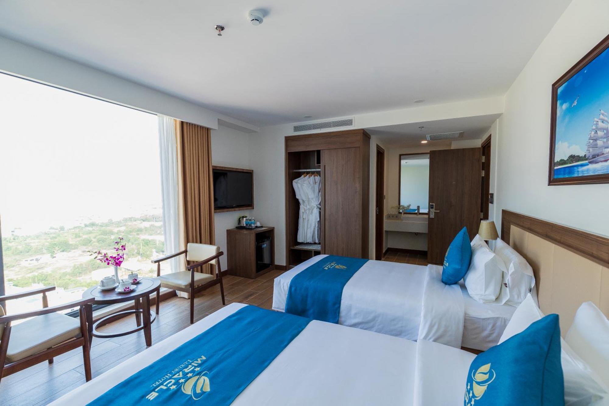 Miracle Luxury Nha Trang Hotel Exterior photo