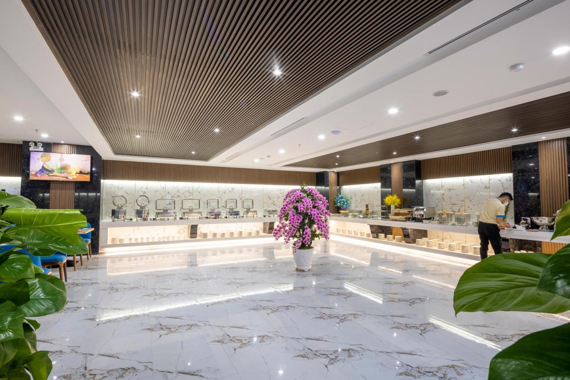 Miracle Luxury Nha Trang Hotel Exterior photo